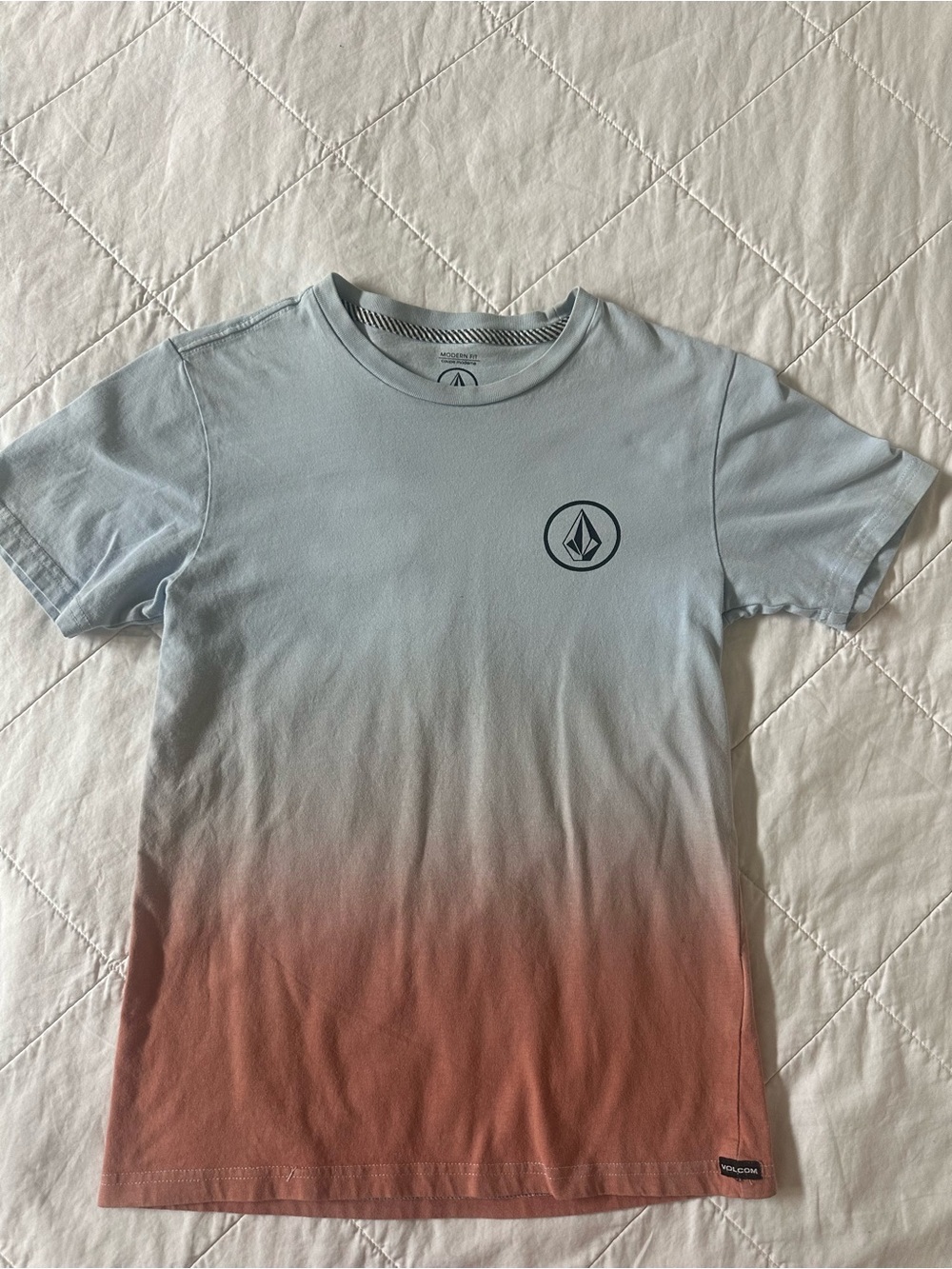 Volcom Kids' Blue and Pink Ombre T-Shirt- Sz M (10)